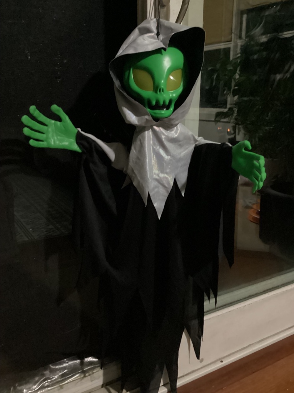 Hyde and Eek Halloween Hanging Animated Alien Multiple phrases Light up Eyes 42”